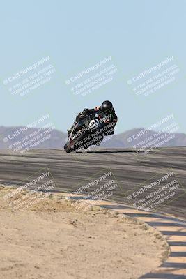 media/Dec-07-2025-CVMA (Sun) [[3e7d2de5dc]]/Race 7-Formula Lightweight Twins Shootout/